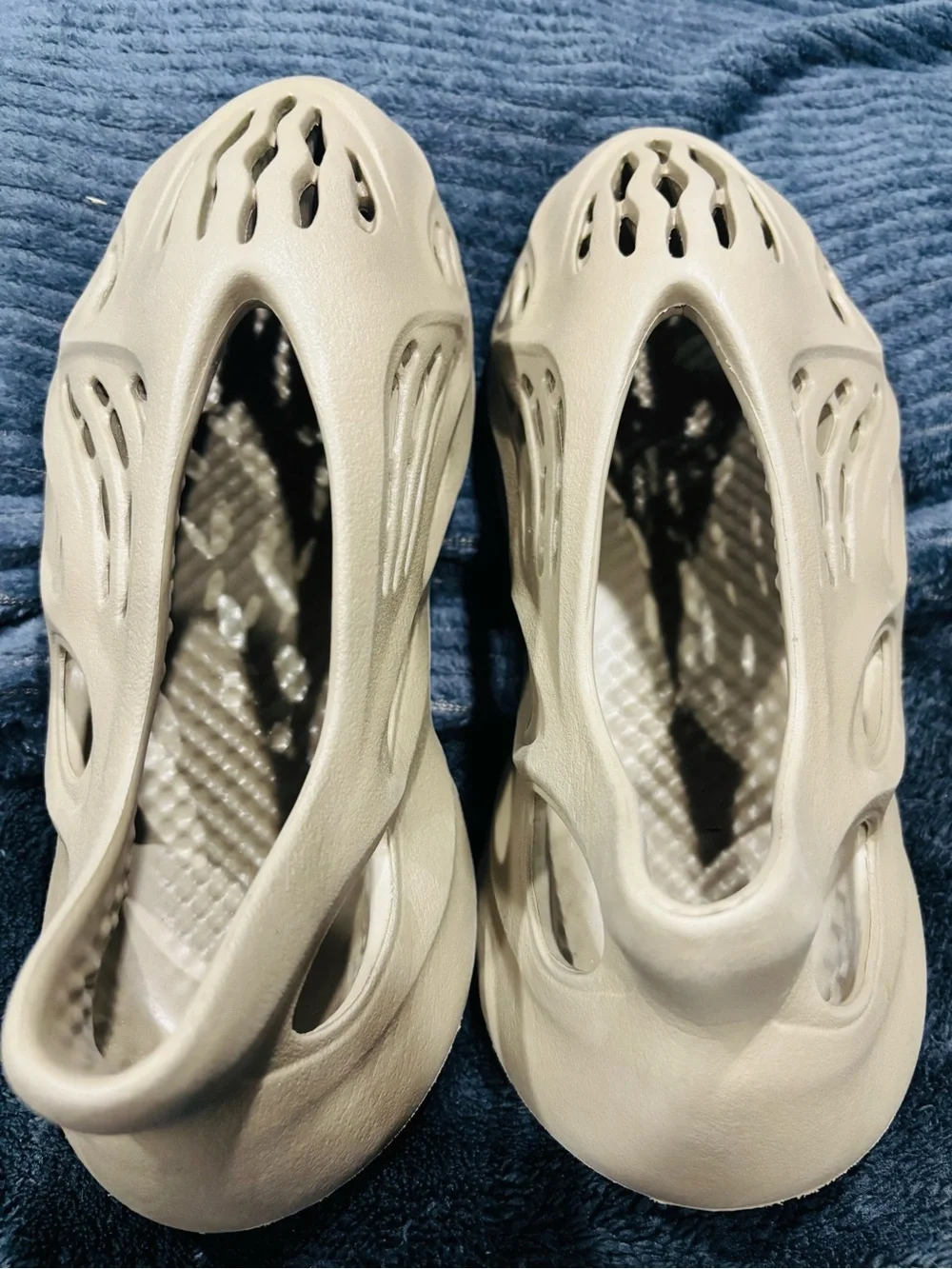 Yeezy 500 cream trainers
